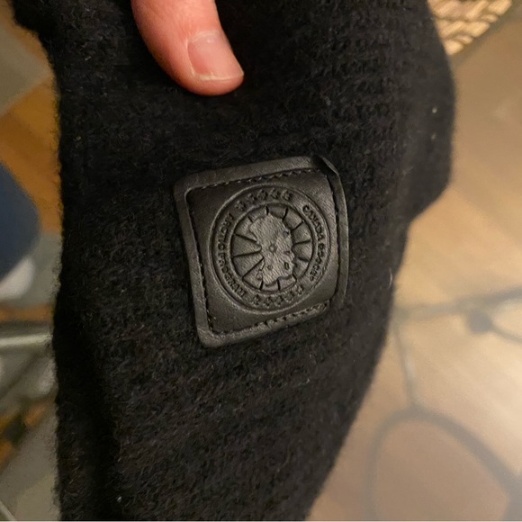 Authentic Canada goose beanie - Picture 2 of 3
